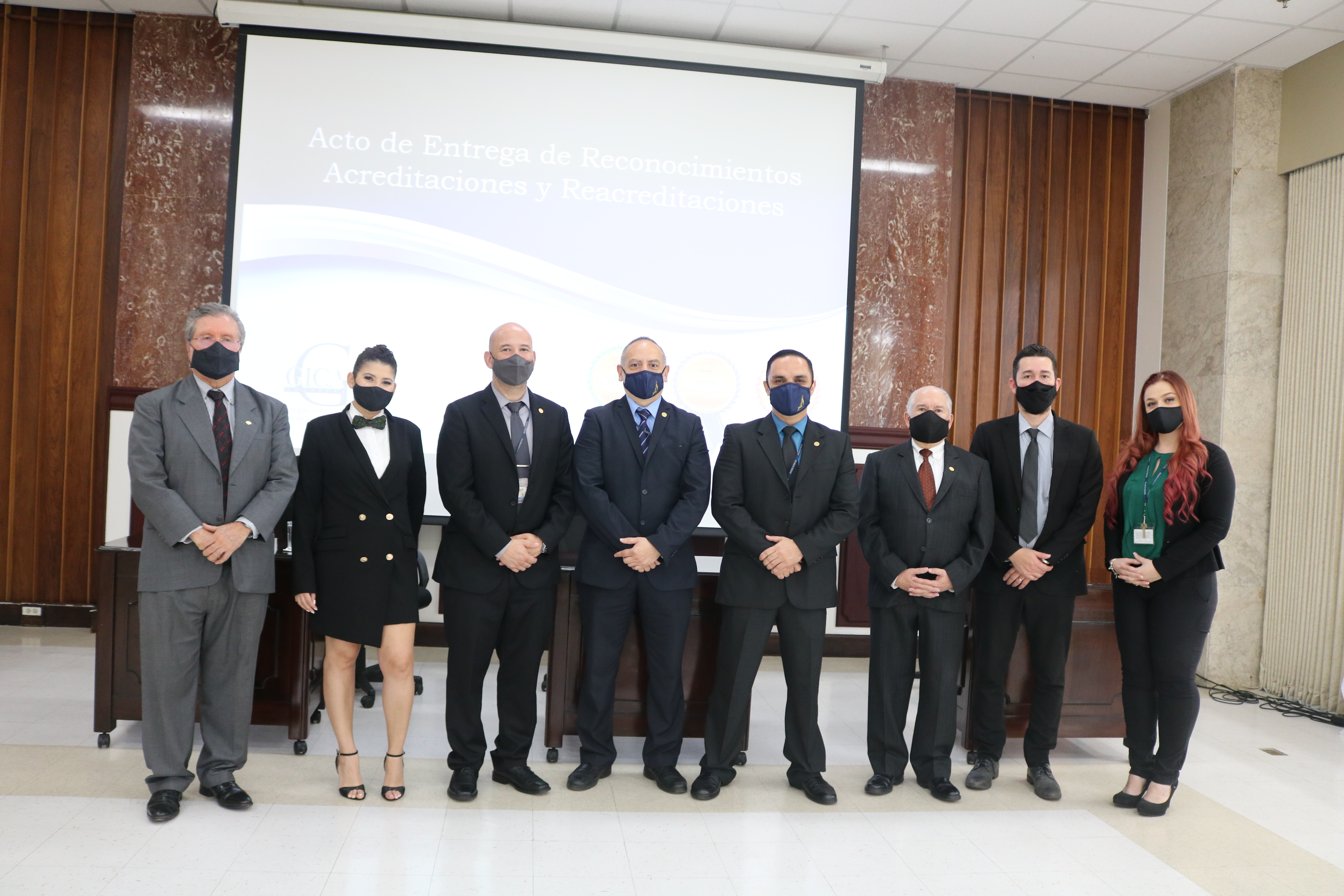 equipo cegeca con mag. fernando cruz y mag. luis guillermo rivas